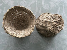 Load image into Gallery viewer, Peeled Grapevine Basket Bowl (Round)
