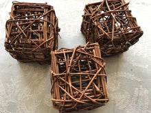 Load image into Gallery viewer, Willow Gift Box Chew (3.5")