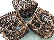 Load image into Gallery viewer, Willow Gift Box Chew (3.5")