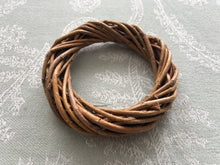 Load image into Gallery viewer, Medium Natural Unpeeled 3.5 Inch Willow Wreath Chew