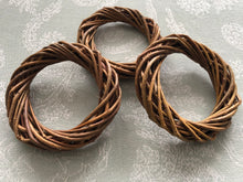 Load image into Gallery viewer, Medium Natural Unpeeled 3.5 Inch Willow Wreath Chew