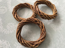 Load image into Gallery viewer, Medium Natural Unpeeled 3.5 Inch Willow Wreath Chew