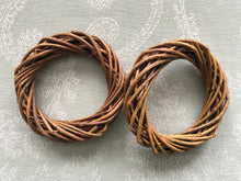 Load image into Gallery viewer, Medium Natural Unpeeled 3.5 Inch Willow Wreath Chew