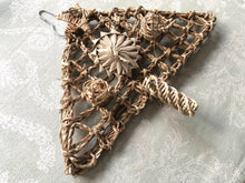 Load image into Gallery viewer, Seagrass Christmas Tree