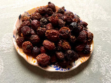 Load image into Gallery viewer, Dried whole rose hips (70g / 2.47oz) - Chinchilla/Rat/Degu/Rabbit/Guinea Pig Treats
