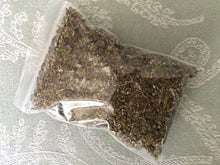 Load image into Gallery viewer, Cut Raspberry Leaf (20g./1.06oz.) Chinchilla/Rat/Degu/Rabbit/Guinea Pig Treats