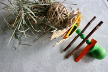 Load image into Gallery viewer, Venus Hay Trap - Chinchilla/Rat/Degu/Rabbit/Guinea Pig/Hamster Chew Toy