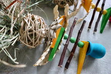 Load image into Gallery viewer, Venus Hay Trap - Chinchilla/Rat/Degu/Rabbit/Guinea Pig/Hamster Chew Toy