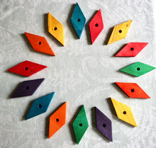 Load image into Gallery viewer, Large Kiln-Dried Pine Diamonds - (pack of 15) - Chinchilla/Rat/Degu/Rabbit/Guinea Pig/Hamster Chew Toy Cage Accessories Toss Toy