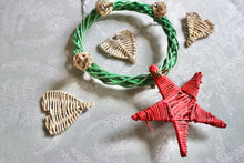 Load image into Gallery viewer, Christmas Wreath - Grapevine and Seagrass Chinchilla/Rat/Degu/Rabbit/Guinea Pig/Hamster Chew Toy