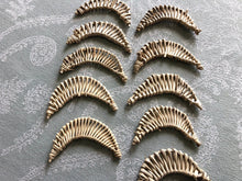 Load image into Gallery viewer, Natural Vine Croissant Moons (packs of 10) - Chinchilla/Rat/Degu/Rabbit/Guinea Pig/Squirrel/Hamster Chew Toy Cage Accessories Toss Toy