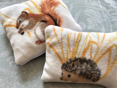 Large Autumnal Chin Rest Pillow Buddy Squirrel Hedgehog - All Anti-pill Fleece Chinchilla / Rat / Degu / Rabbit / Guinea Pig Cage Accessory