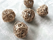 Load image into Gallery viewer, Misfit Grapevine Vol-Au-Vent Bases