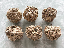 Load image into Gallery viewer, Misfit Grapevine Vol-Au-Vent Bases