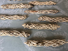 Load image into Gallery viewer, Misfit Grapevine Twisties