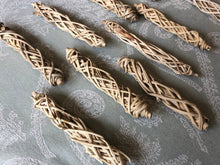 Load image into Gallery viewer, Misfit Grapevine Twisties