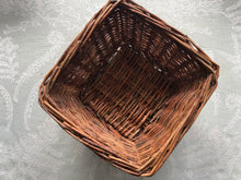 Load image into Gallery viewer, Willow Chew Basket (Square)

