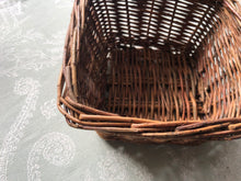 Load image into Gallery viewer, Willow Chew Basket (Square)
