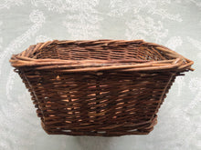 Load image into Gallery viewer, Willow Chew Basket (Square)
