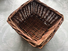Load image into Gallery viewer, Willow Chew Basket (Square)
