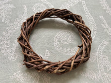 Load image into Gallery viewer, *New* Medium Natural Unpeeled 4 Inch Grapevine Wreath Chew
