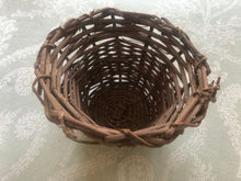 Load image into Gallery viewer, *New* Unpeeled Grapevine Basket Bowl (Round)
