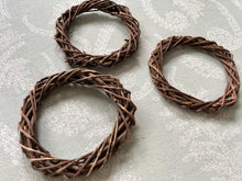Load image into Gallery viewer, *New* Medium Natural Unpeeled 4 Inch Grapevine Wreath Chew
