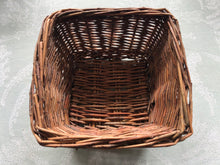 Load image into Gallery viewer, Willow Chew Basket (Square)
