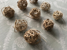 Load image into Gallery viewer, Misfit Natural 4cm (1.5 inch) Grapevine Ball (Medium Size)
