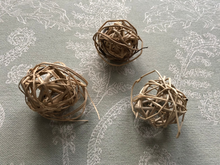 Load image into Gallery viewer, Misfit Natural 4cm (1.5 inch) Grapevine Ball (Medium Size)
