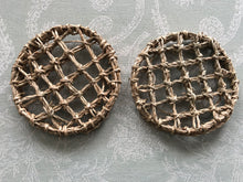 Load image into Gallery viewer, *New* Natural 12 cm (5 inch) Seagrass Chin Pancake

