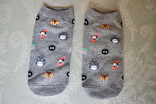 Load image into Gallery viewer, Women&#39;s Cotton Totoro Socks – One Size - Gray
