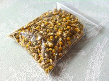 Load image into Gallery viewer, Chamomile Flowers (15g/.53oz.) - Chinchilla/Rat/Degu/Rabbit/Guinea Pig Treats
