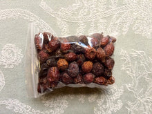 Load image into Gallery viewer, Dried whole rose hips (70g / 2.47oz) - Chinchilla/Rat/Degu/Rabbit/Guinea Pig Treats
